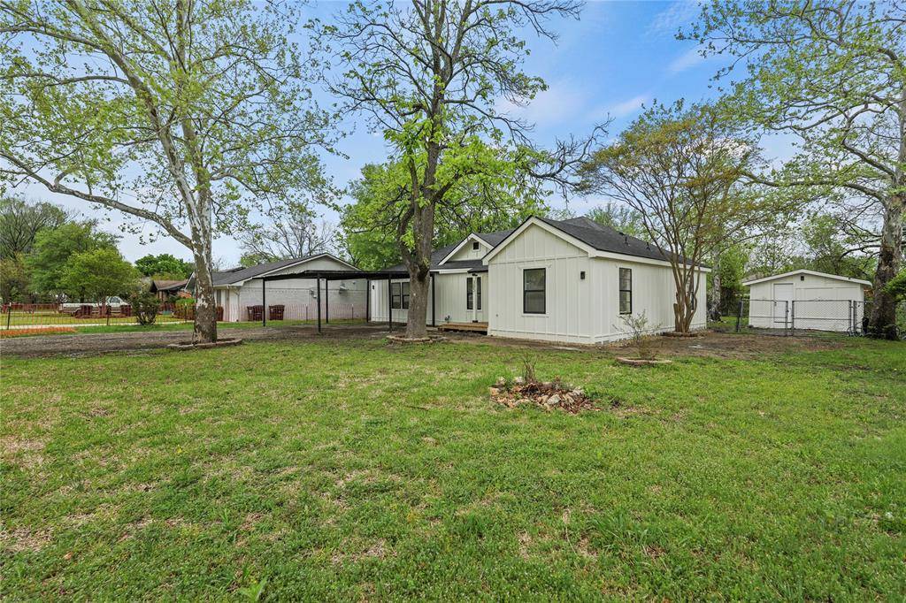 Crandall, TX 75114,305 N 4th Street