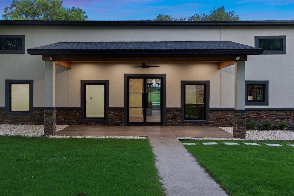 Robinson, TX 76706,1215 E Stegall Road