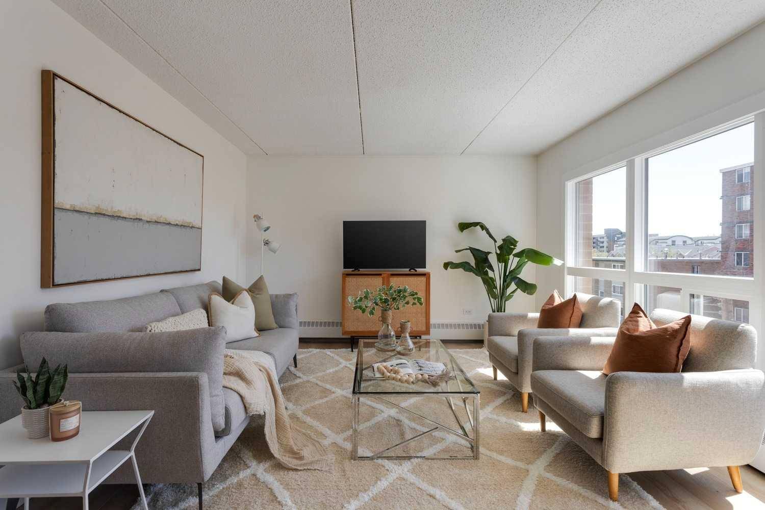 Calgary, AB T3C 3T2,1414 12 ST SW #405