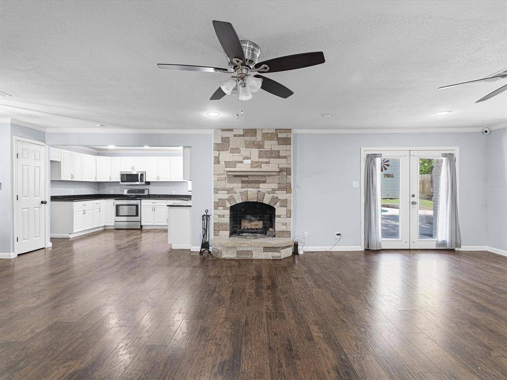 Ennis, TX 75119,1806 N Preston Street