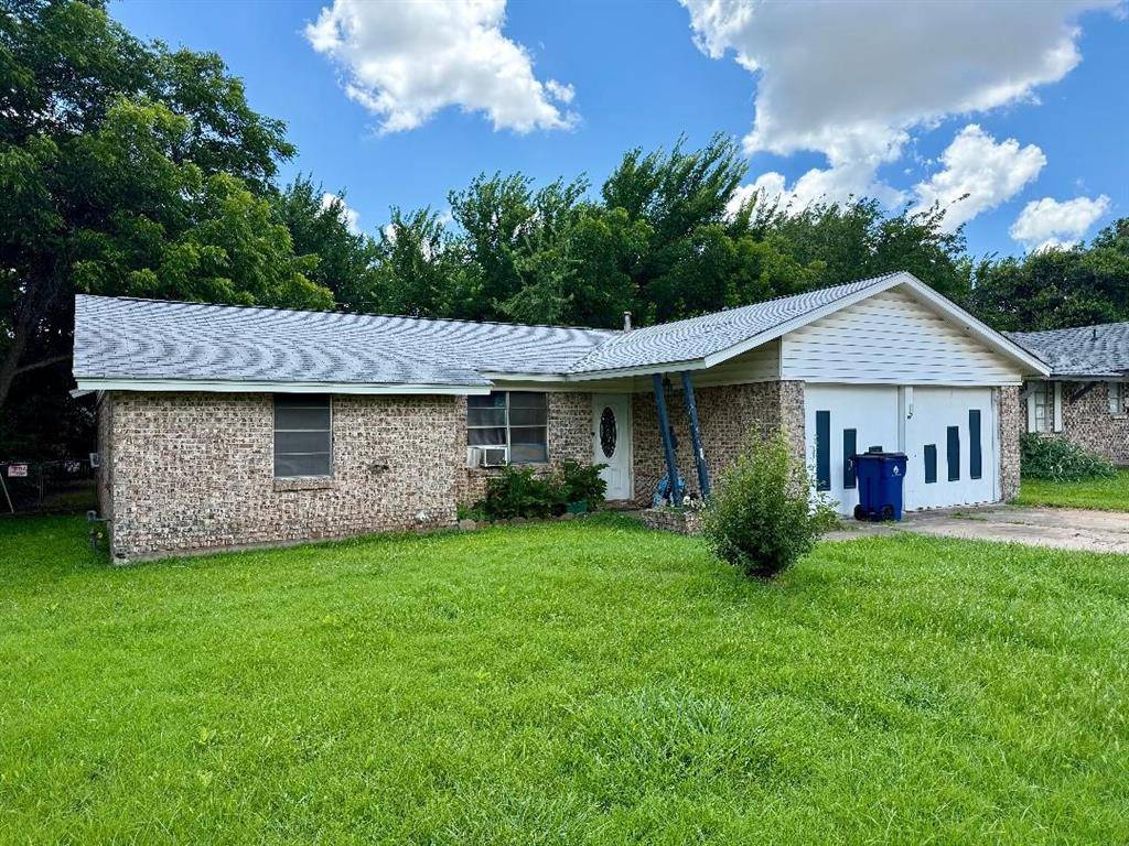 Burleson, TX 76028,549 NW Renfro Street