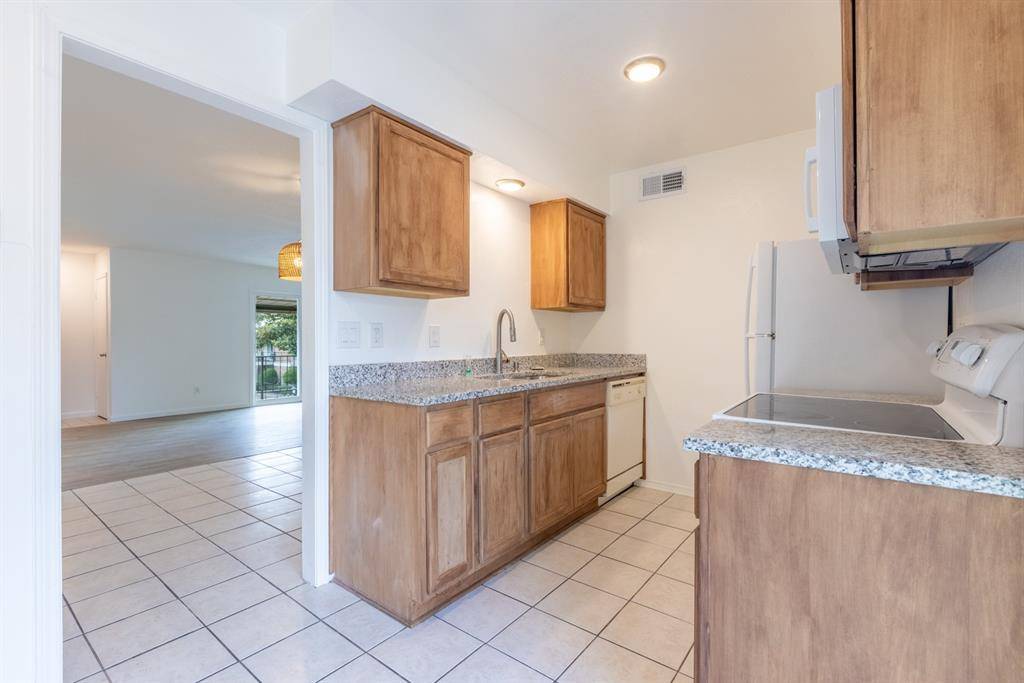 Dallas, TX 75230,10212 Regal Oaks Drive #C