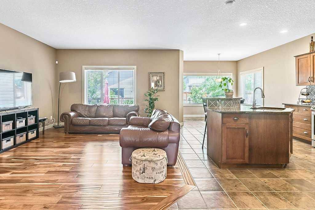 Calgary, AB T2Z 3Y6,47 Elgin TER SE