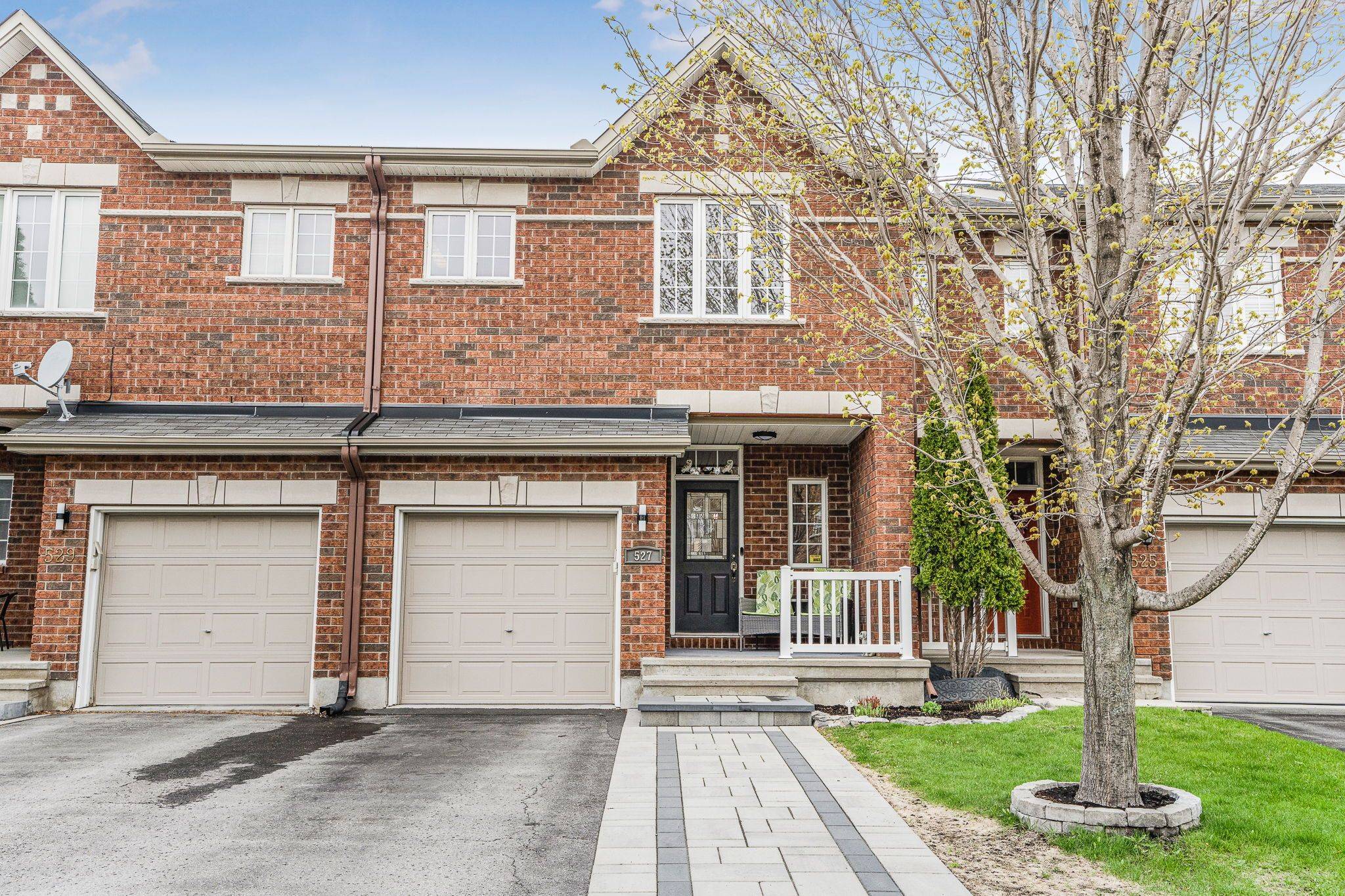 Orleans - Cumberland And Area, ON K4A 0C6,527 Salzburg DR