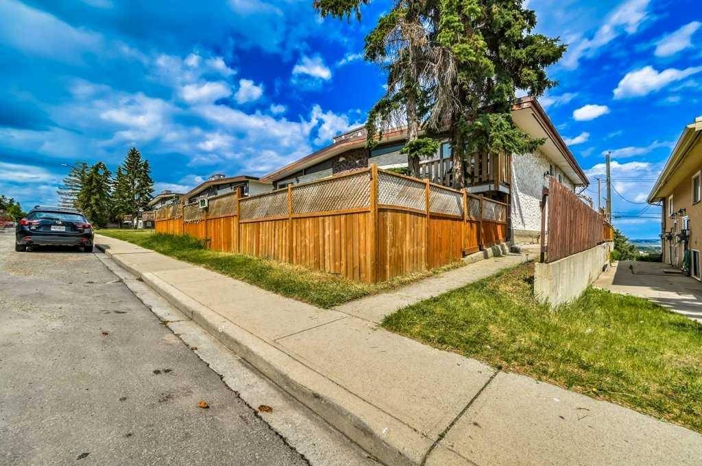 Calgary, AB T2R 0V9,7524 Hunterview DR NW #1