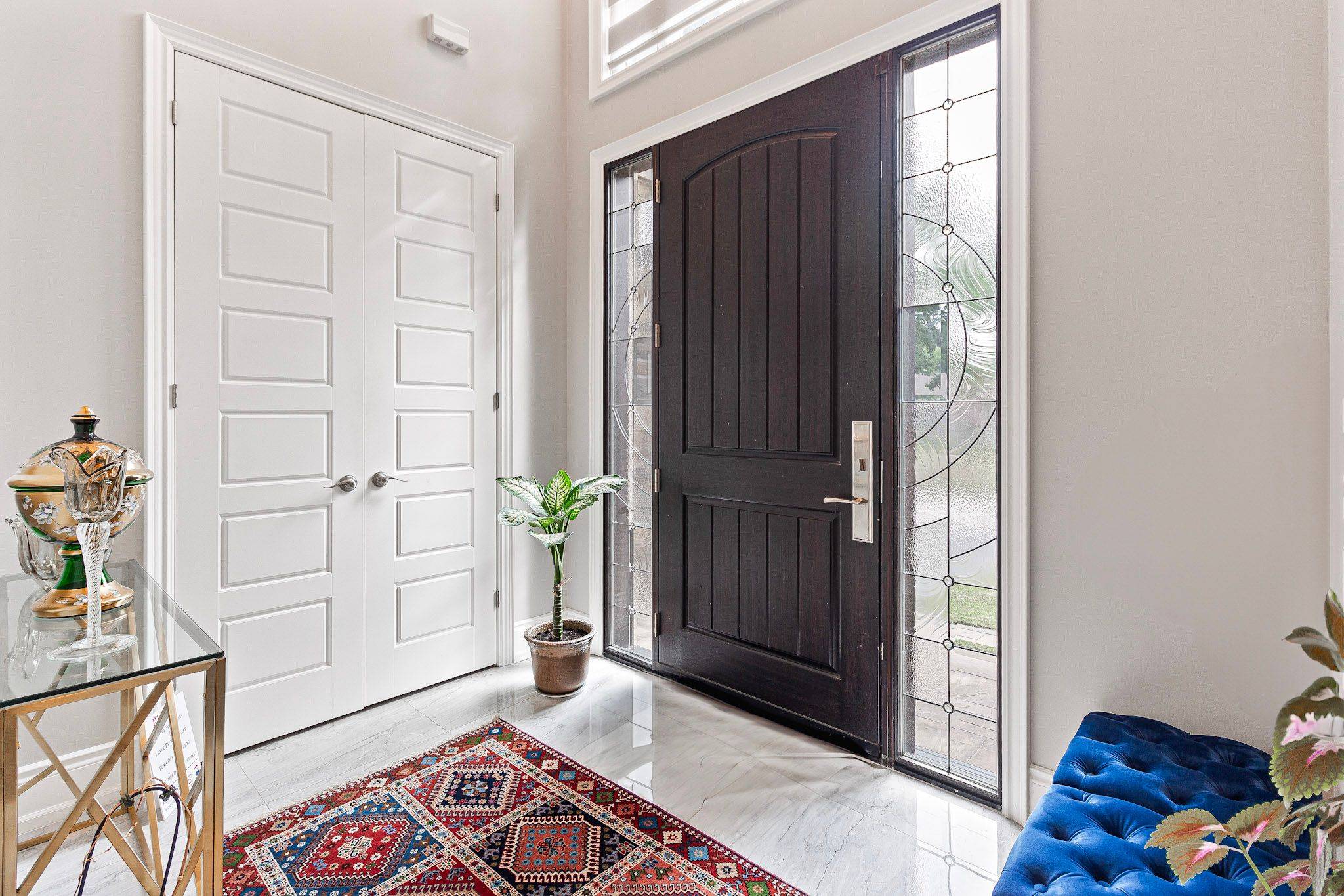 Oakville, ON L6L 4X7,569 Wellington CRES