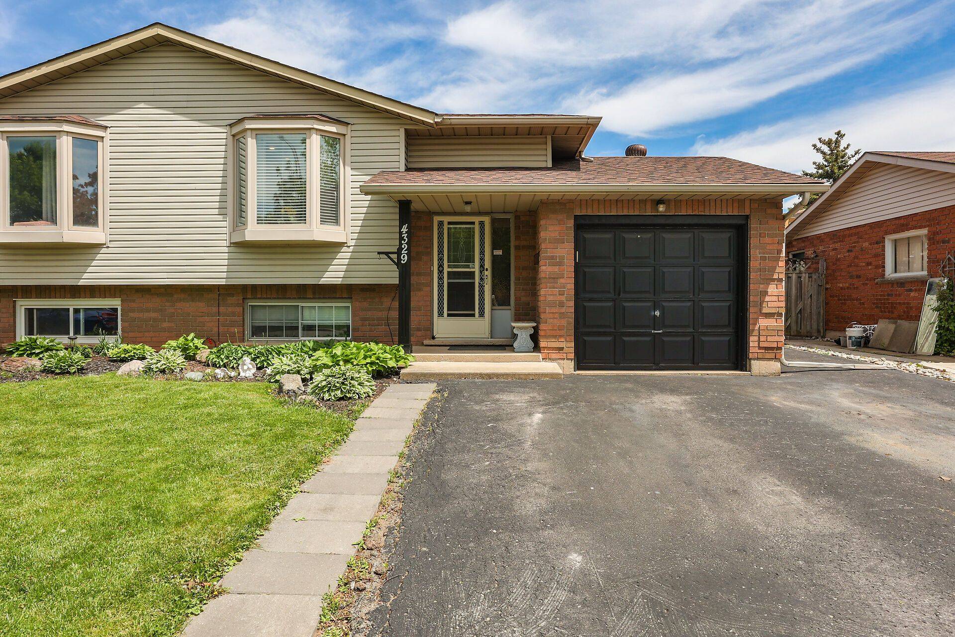 Lincoln, ON L0R 1B6,4329 Concord AVE