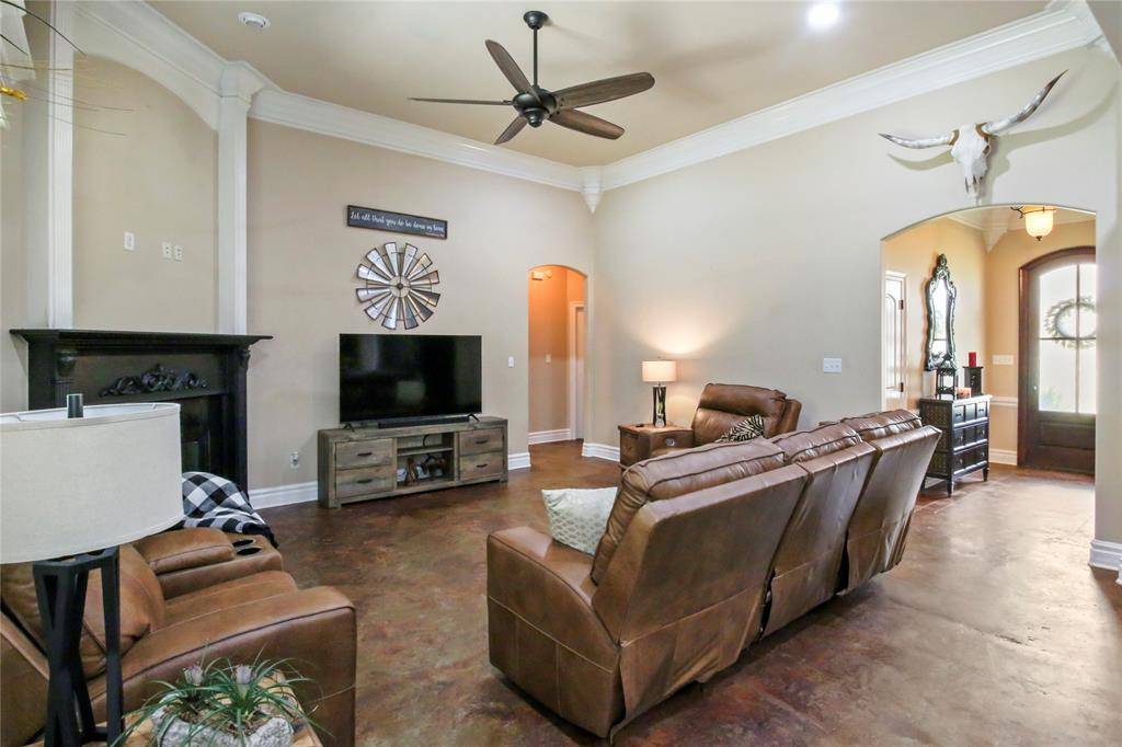 Stonewall, LA 71078,363 Leigh Lane