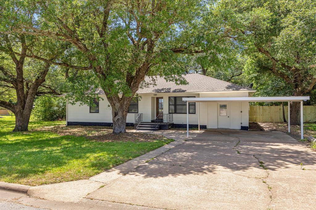 Van, TX 75790,267 N Pecan Street