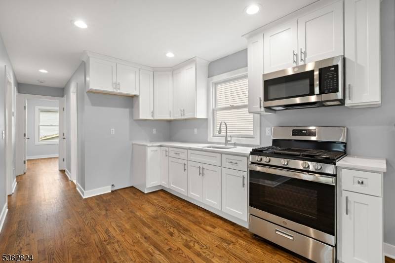 Passaic City, NJ 07055,44 Linden St #2