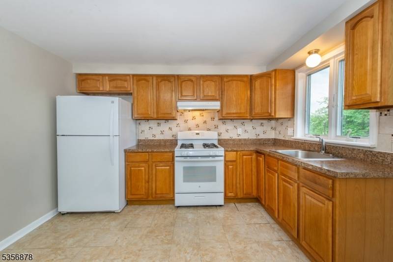 Lodi Boro, NJ 07644,56 Corabelle Ave