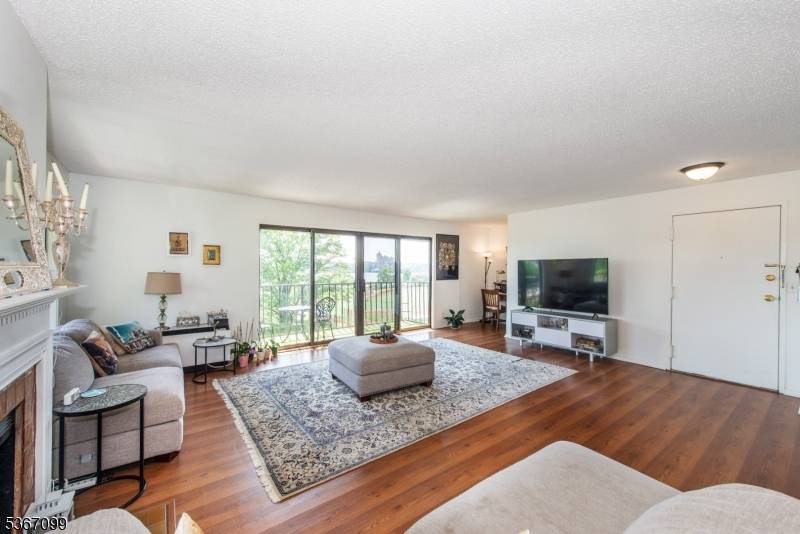 Edgewater Boro, NJ 07020,1150 River Road #PHJ