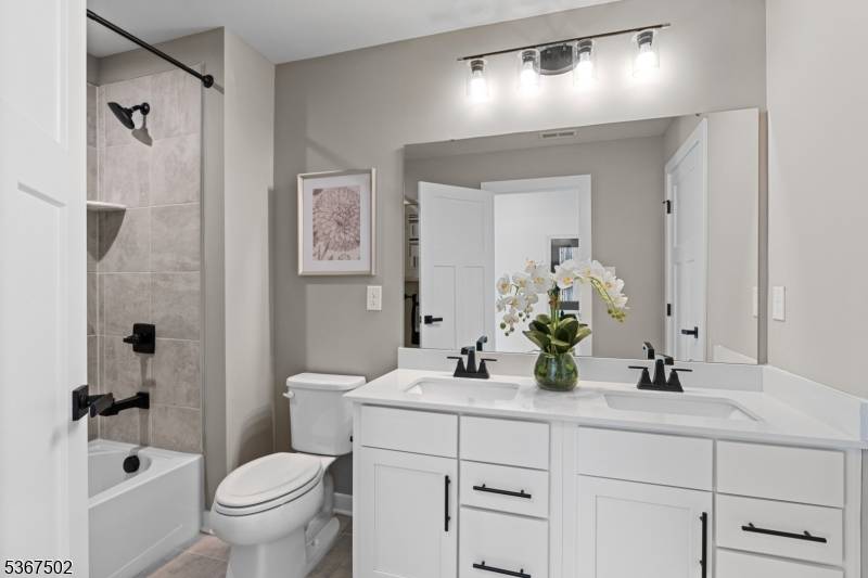Union Twp., NJ 08867,14 Glacier Way