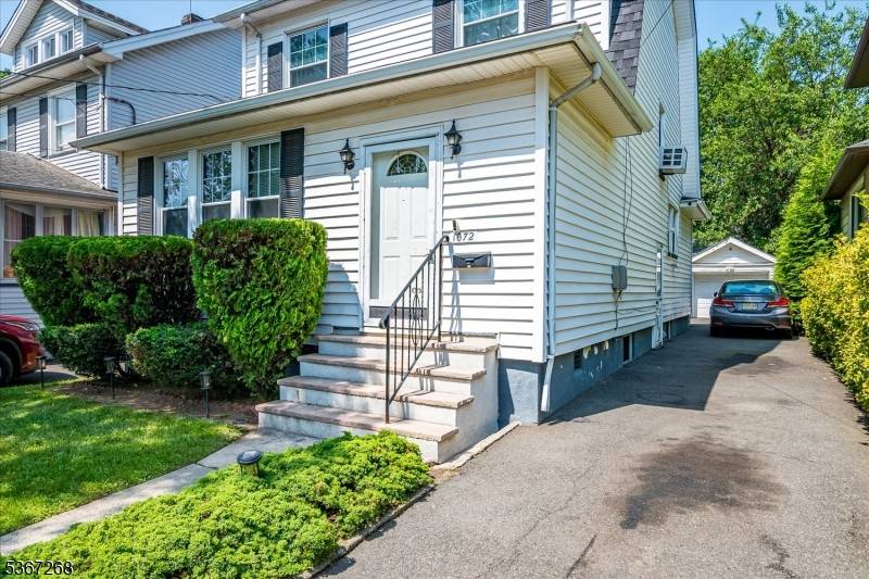 Hillside Twp., NJ 07205,1072 Salem Ave