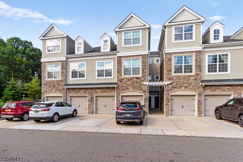 Morris Plains Boro, NJ 07950,505 Lopez Ln