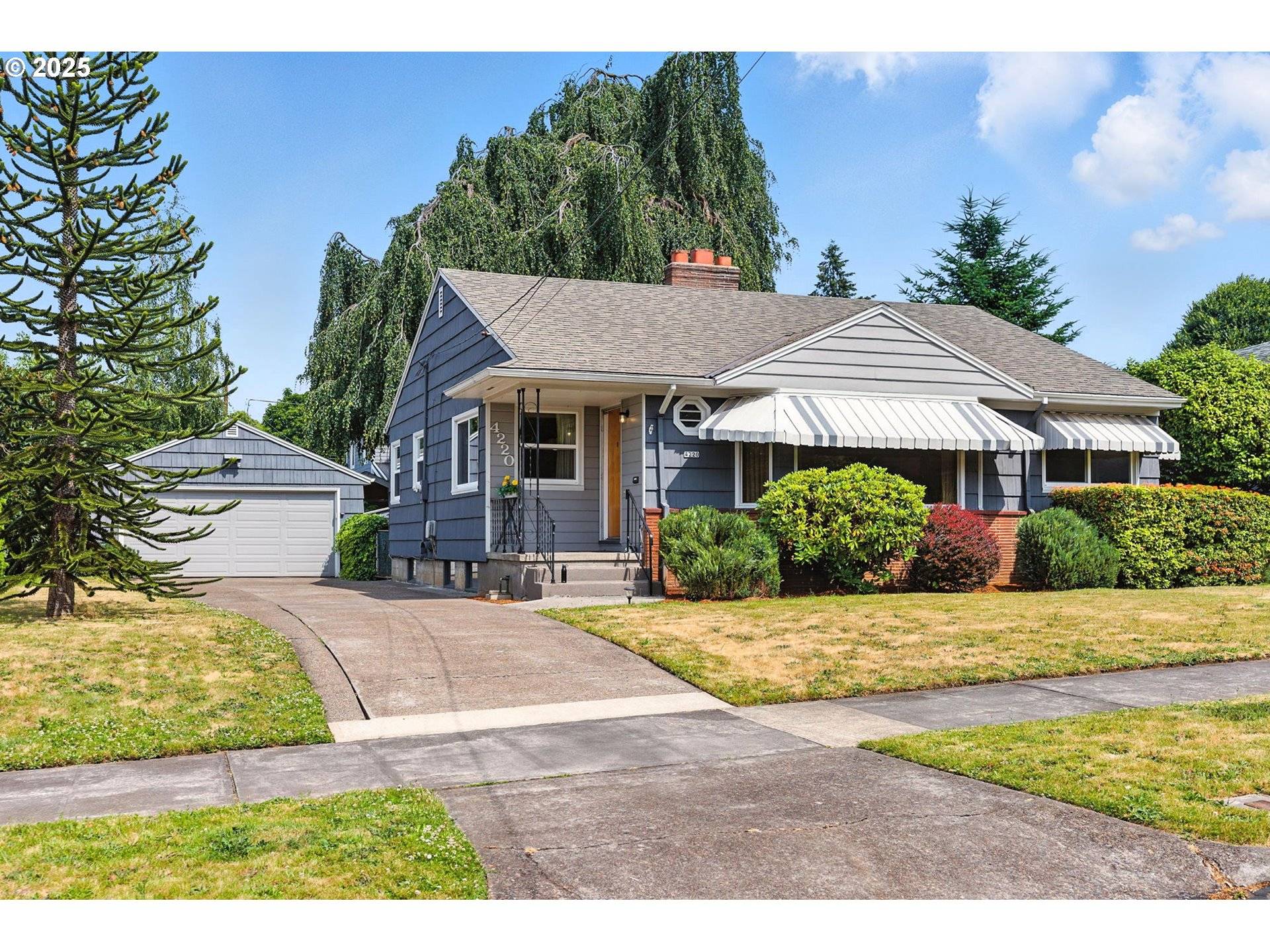 Portland, OR 97218,4220 NE 64TH AVE