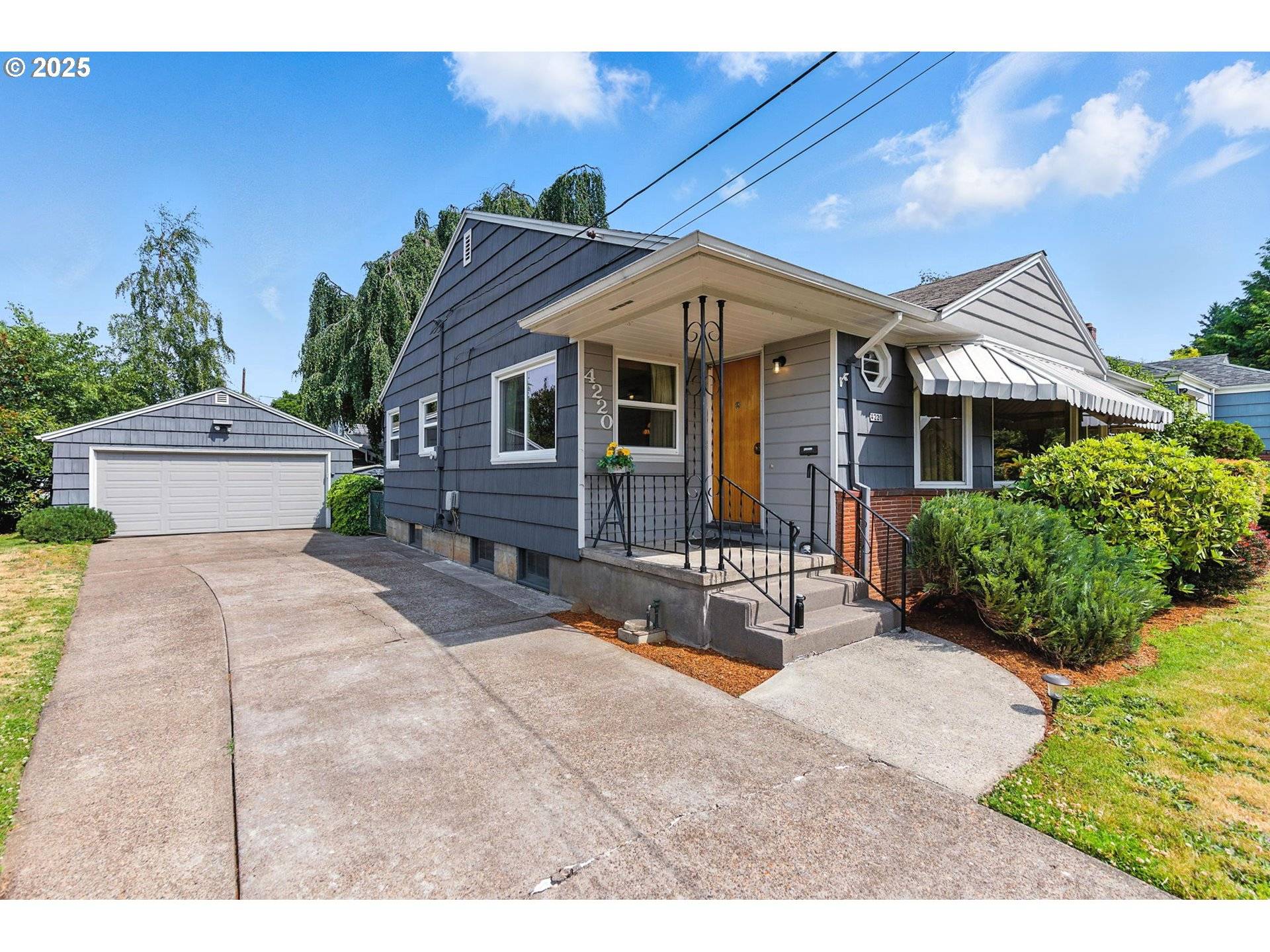 Portland, OR 97218,4220 NE 64TH AVE