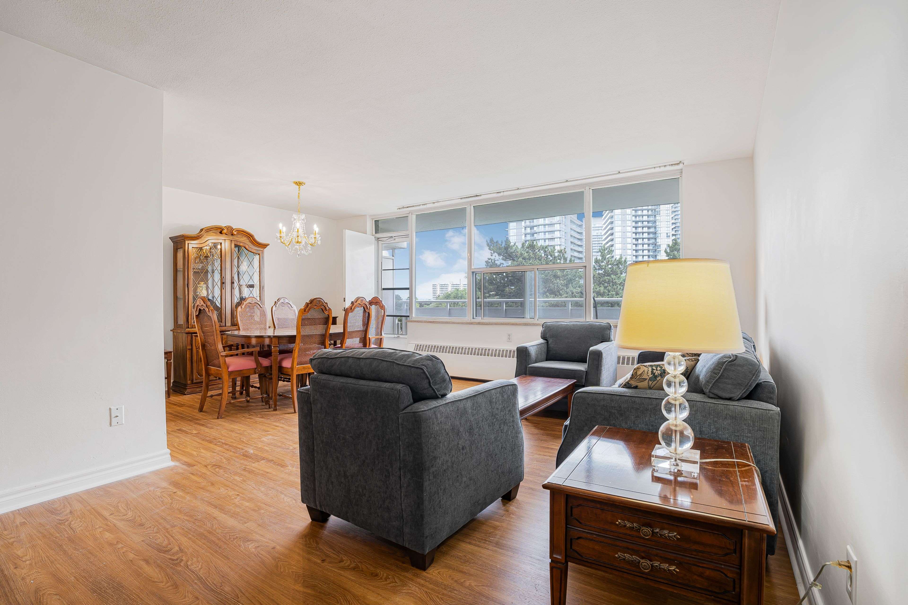 Toronto C15, ON M2J 1L3,10 Parkway Forest DR #512