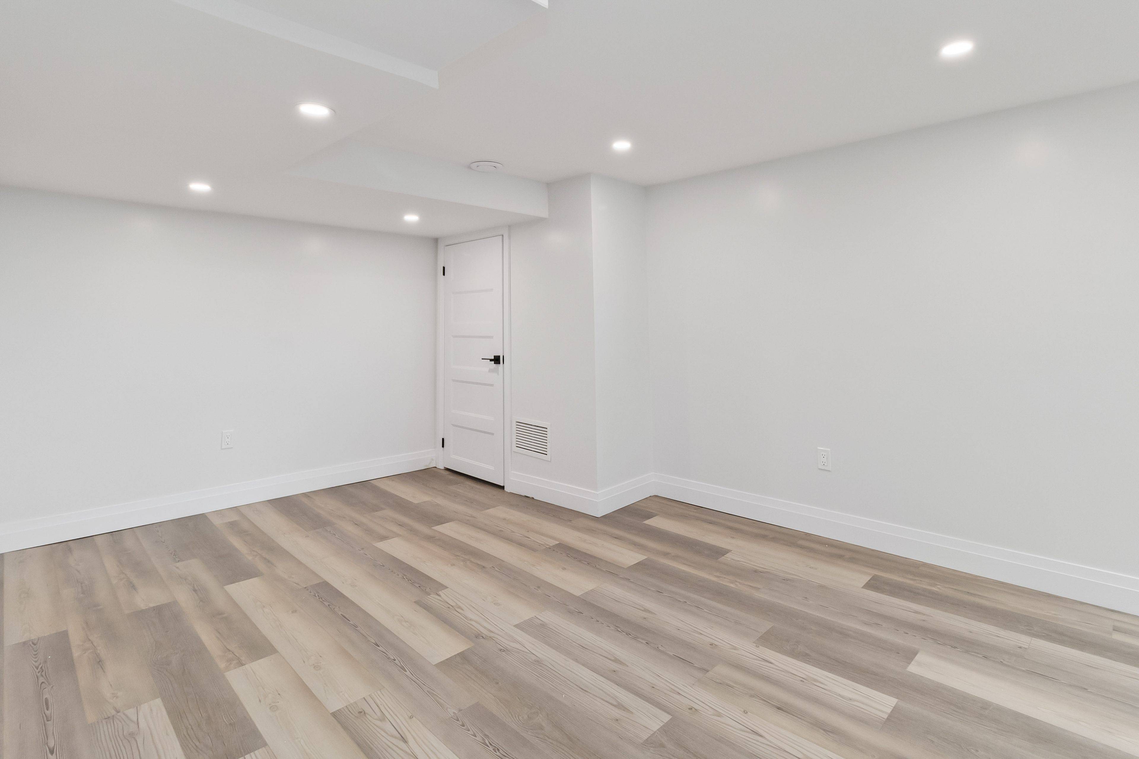 London South, ON N6J 2W6,164 Winston AVE #Lower Unit