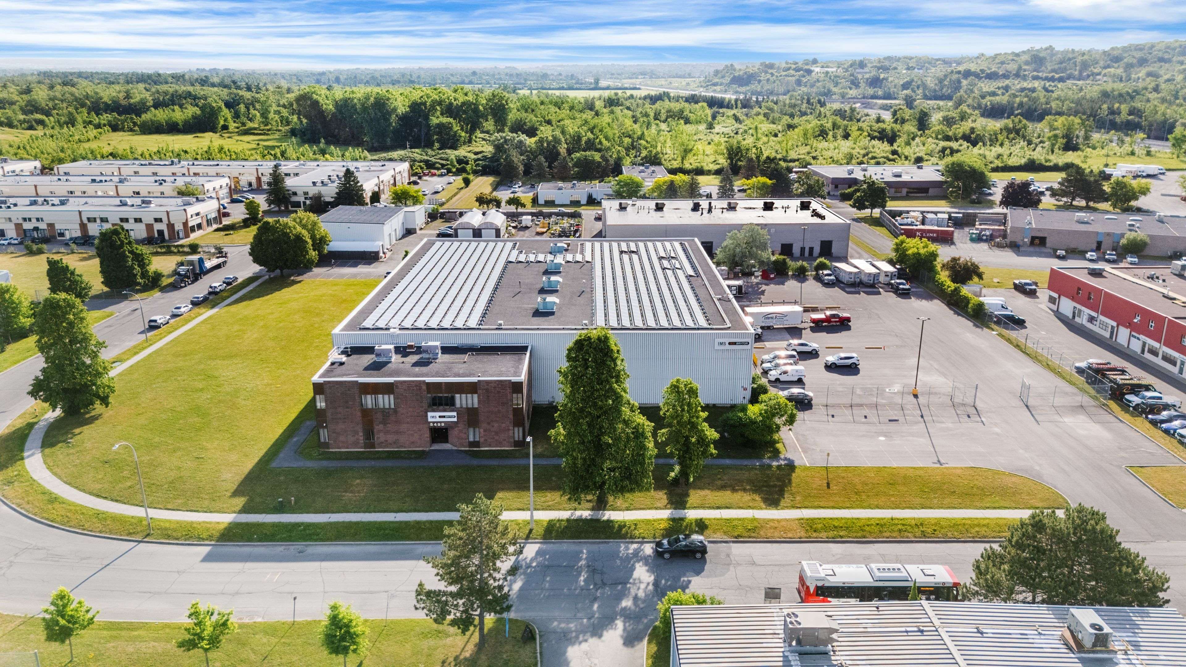 Beacon Hill North - South And Area, ON K1J 9J5,5499 Canotek RD