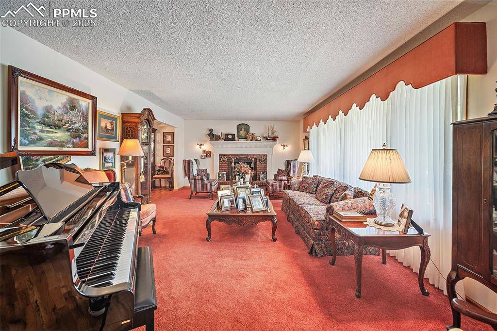 Colorado Springs, CO 80919,435 W Woodmen RD
