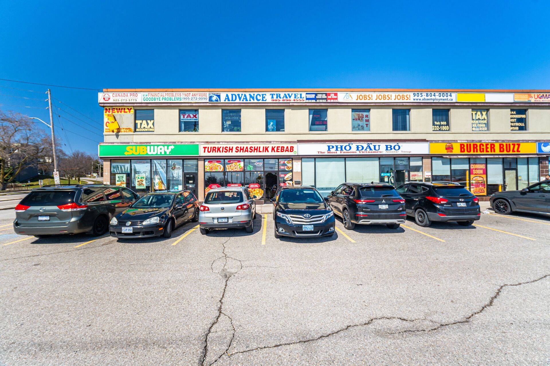 Mississauga, ON L4Y 2C4,1125 Dundas ST E