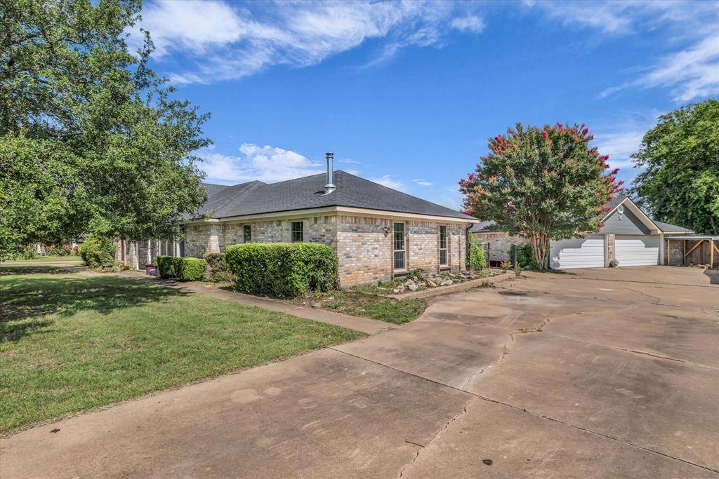 Mcgregor, TX 76657,840 Harris Creek Road