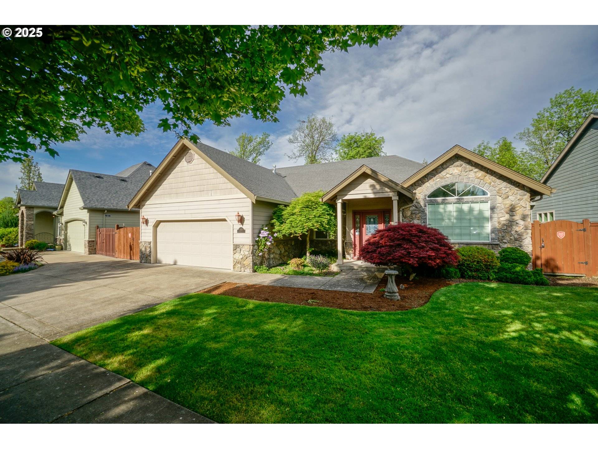 Eugene, OR 97404,2459 BORDERS DR