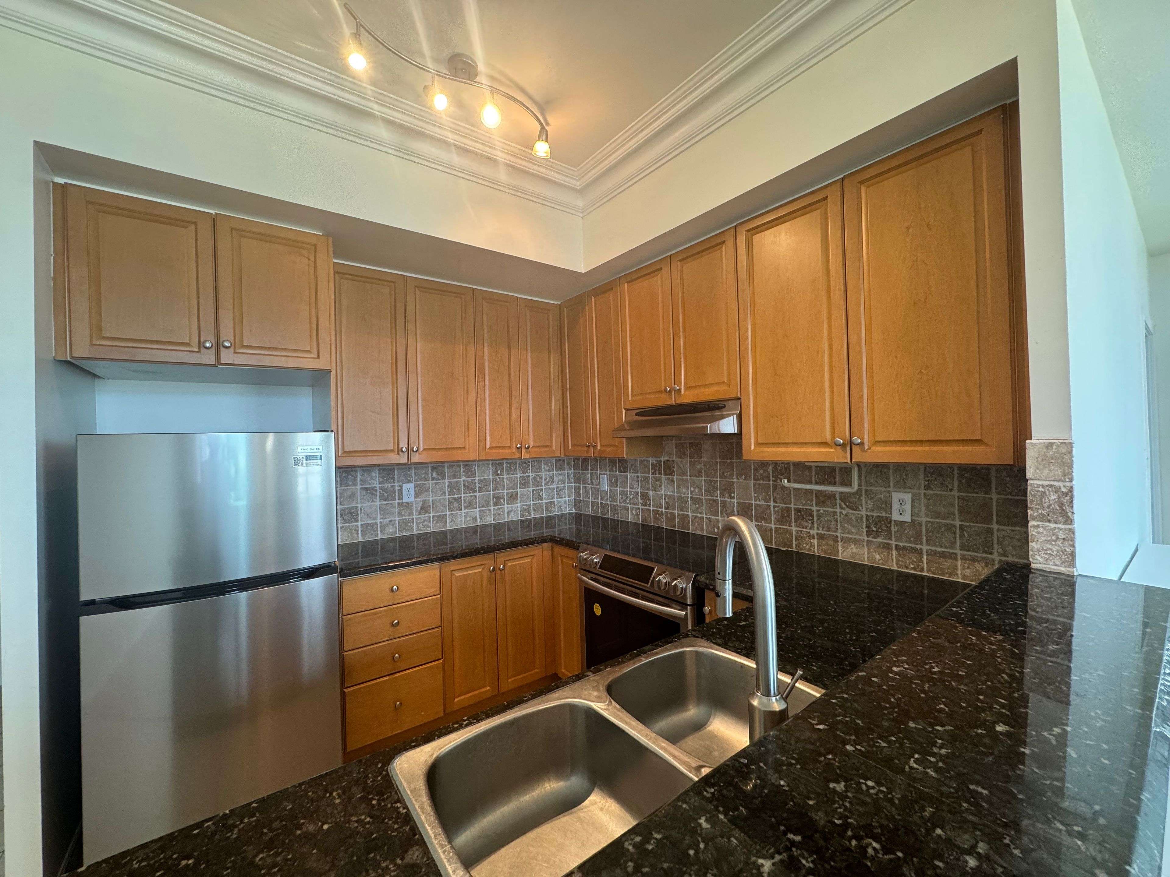 Toronto C07, ON M2N 7H2,7 Lorraine DR #Uph02