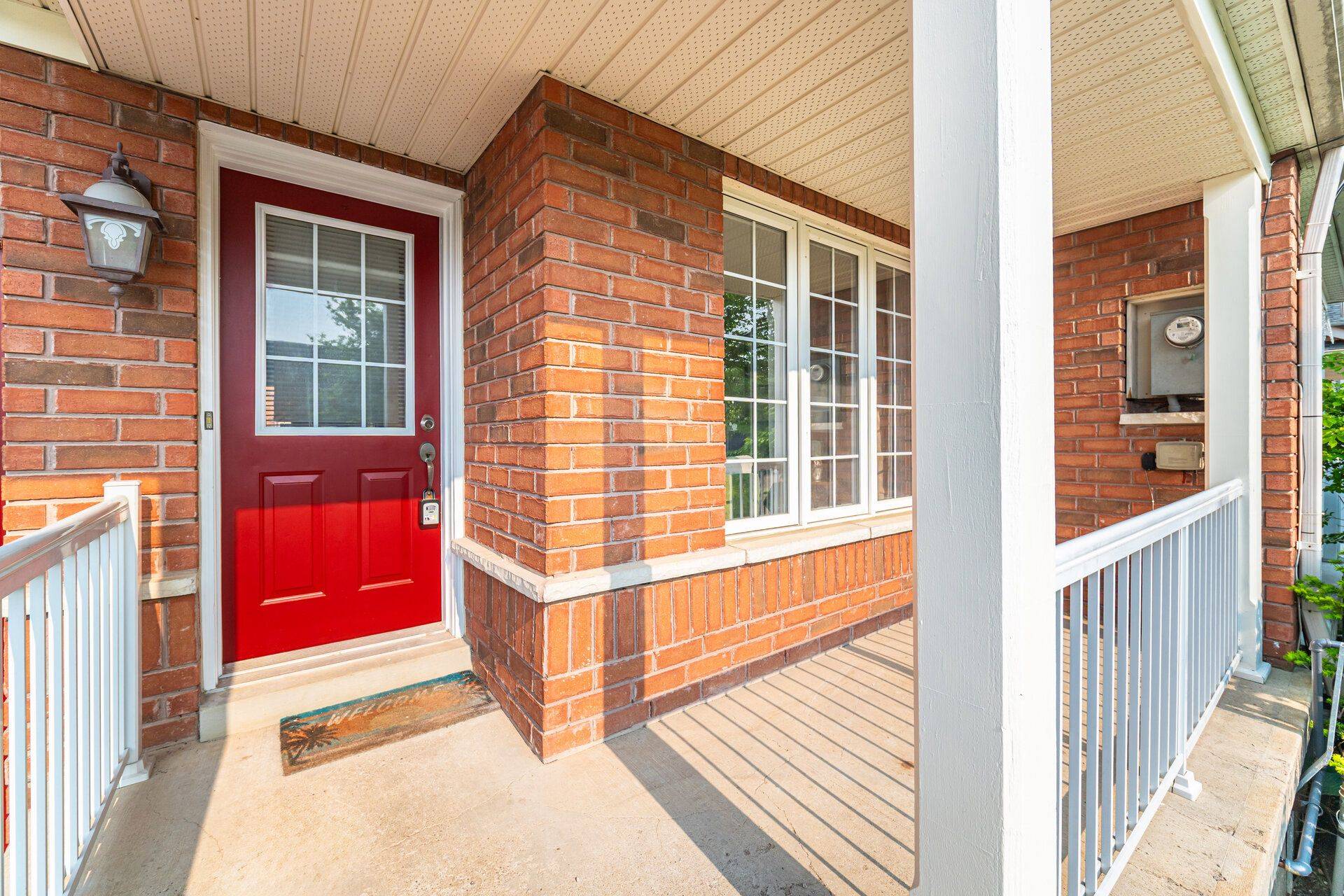 Brampton, ON L6Z 4W4,31 Fairway CT