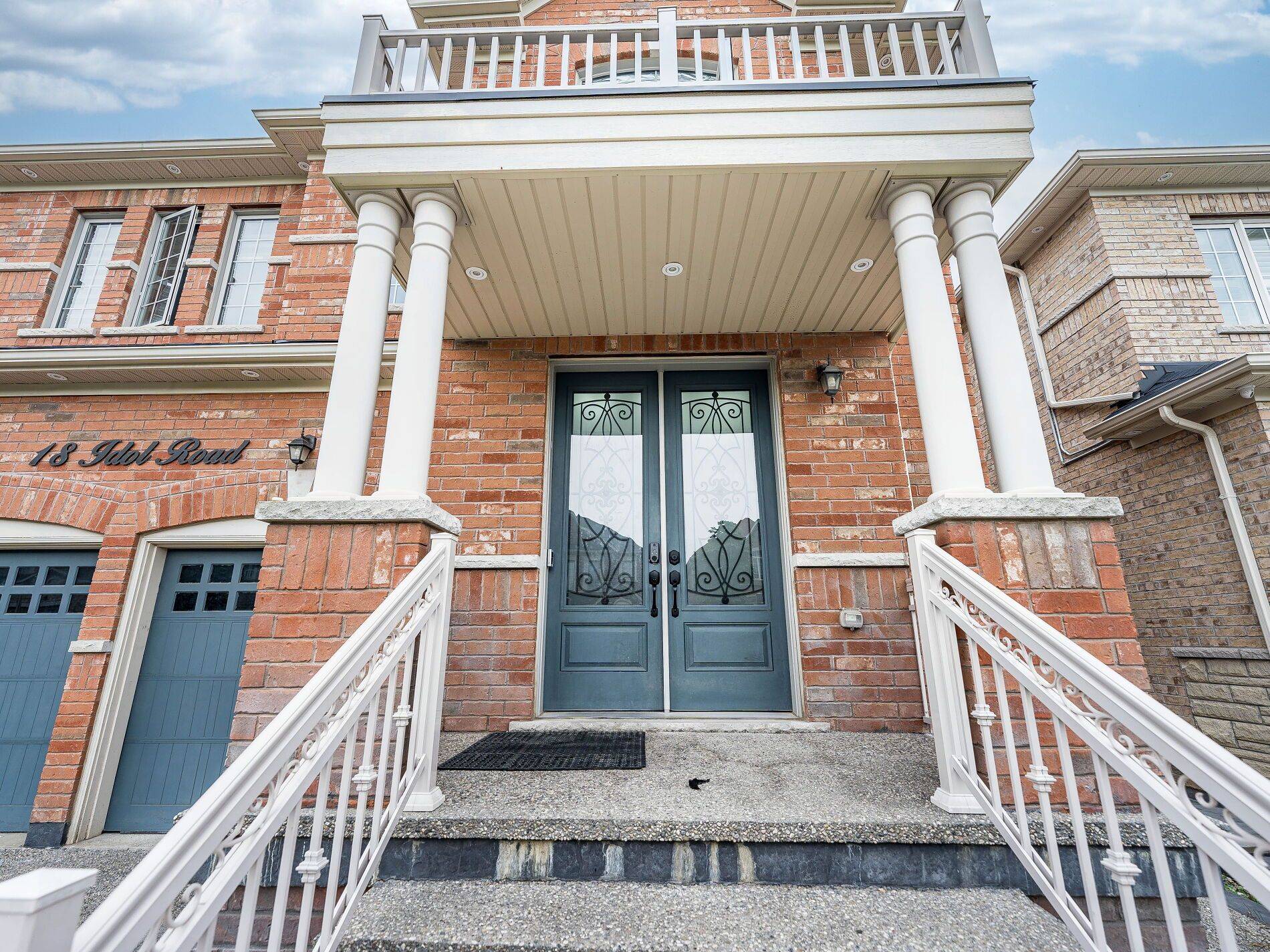 Brampton, ON L6X 5N6,18 Idol RD