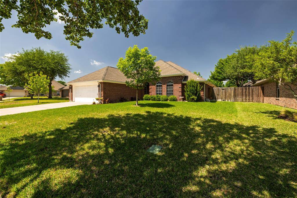 Saginaw, TX 76179,516 Hazelnut Court