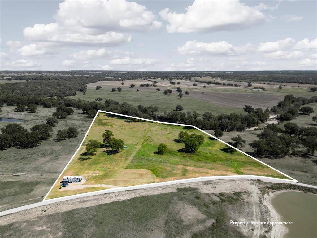 Gholson, TX 76705,406 Birdsong Lane