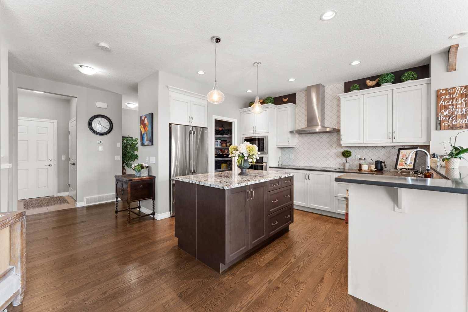 Airdrie, AB T4A 0S2,1023 Kings Heights WAY SE