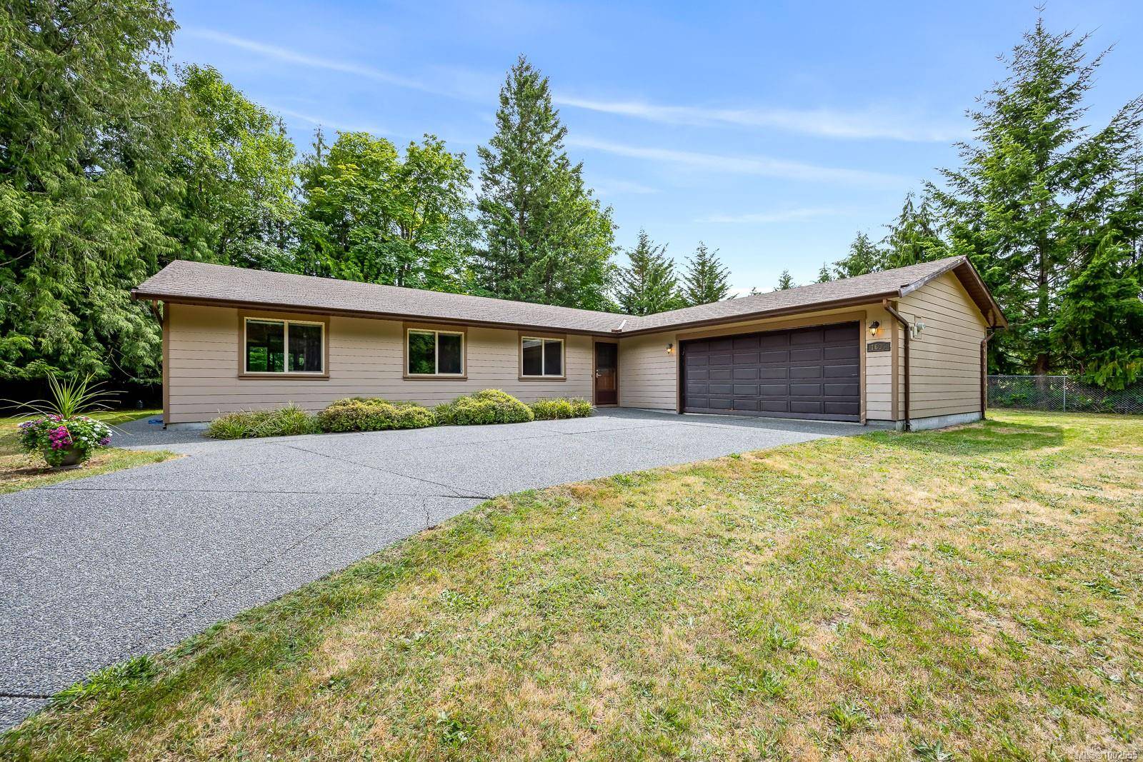 Comox, BC V9M 3L7,1605 Brighton Rd
