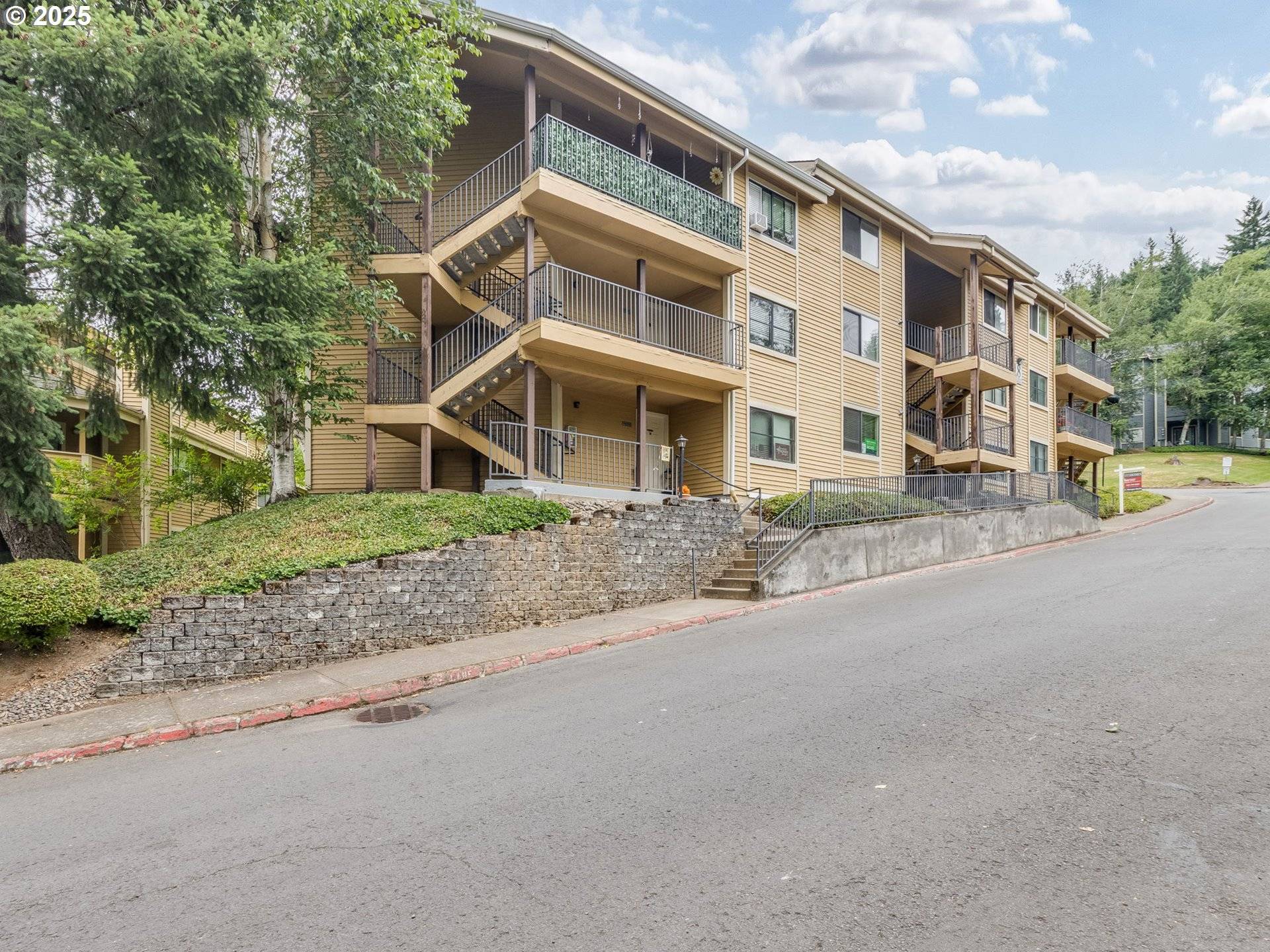 Clackamas, OR 97015,9900 SE TALBERT ST