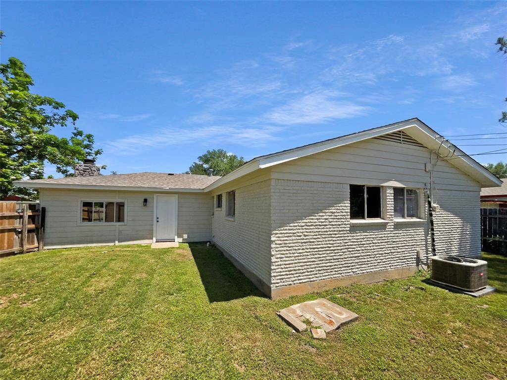 Hurst, TX 76053,712 Brookfield Drive