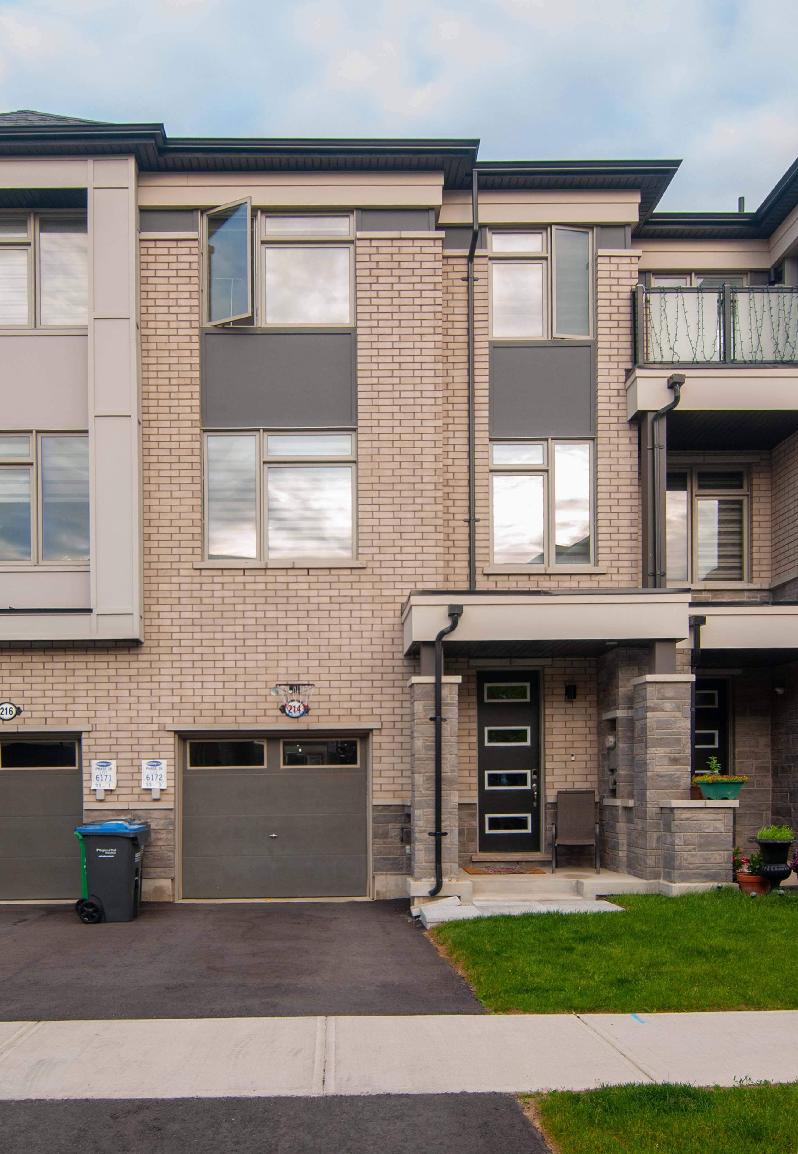 Brampton, ON L7A 5K3,214 Keppel CIR
