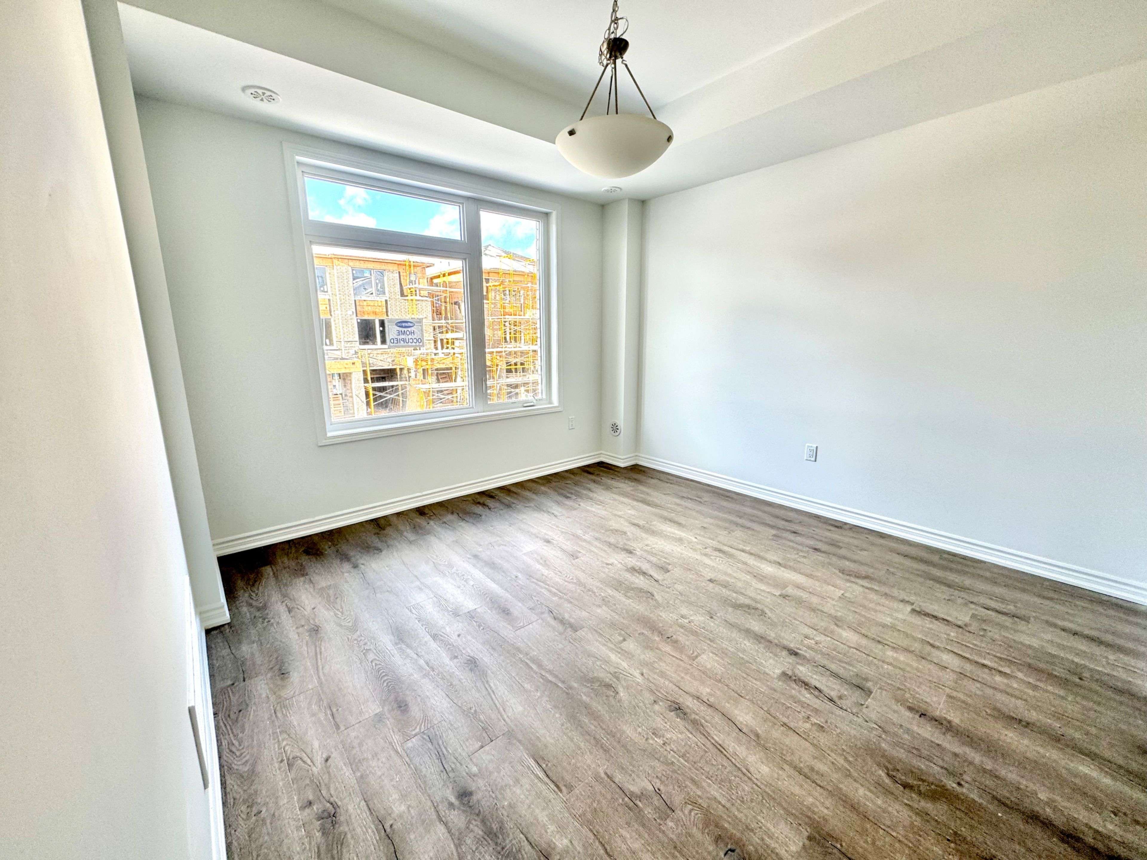 Brampton, ON L7A 5K3,214 Keppel CIR