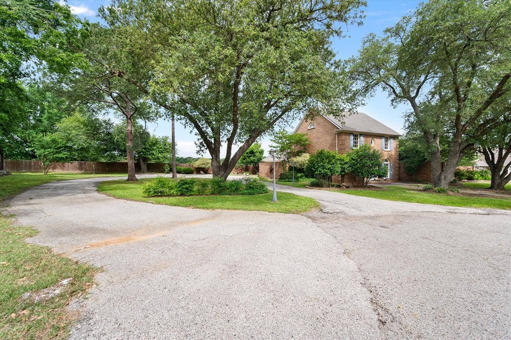 Fairfield, TX 75840,301 Peachtree Street