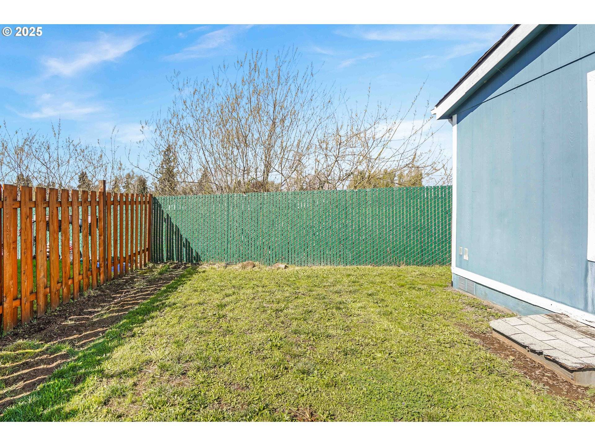 Silverton, OR 97381,1015 OAK ST #109