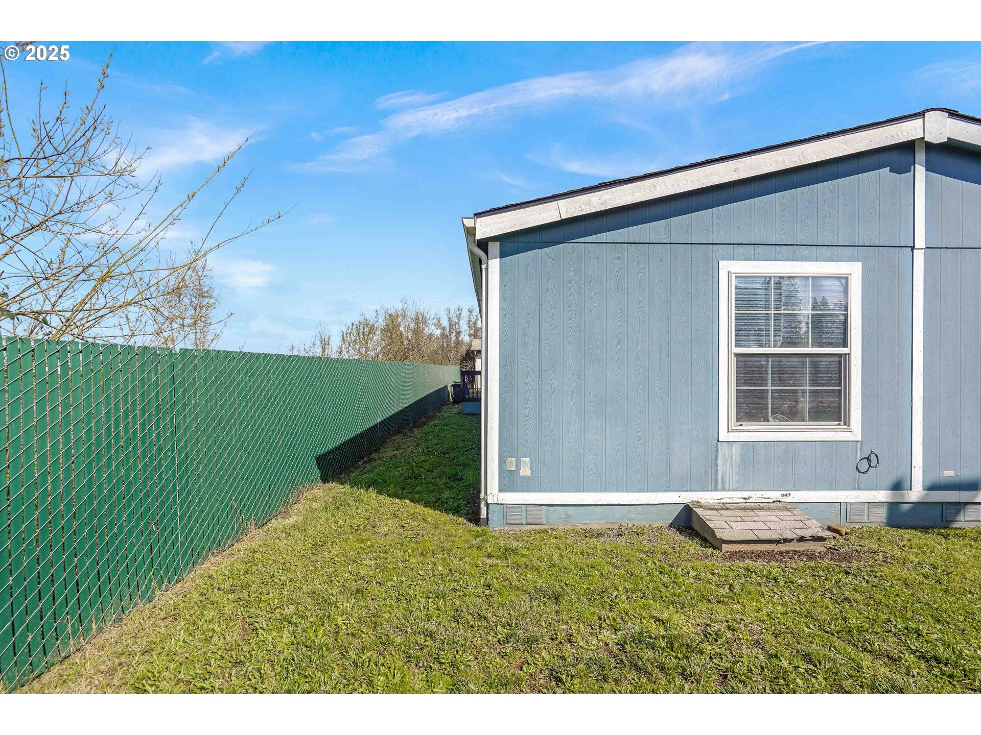 Silverton, OR 97381,1015 OAK ST #109