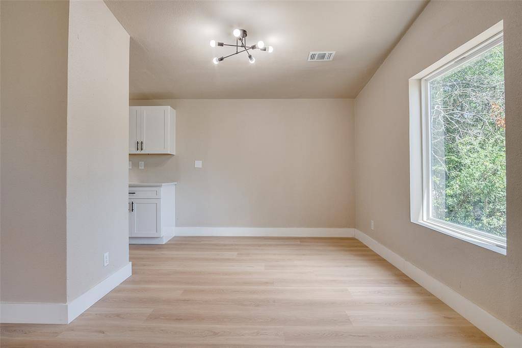 Granbury, TX 76048,2406 White Oak Trail