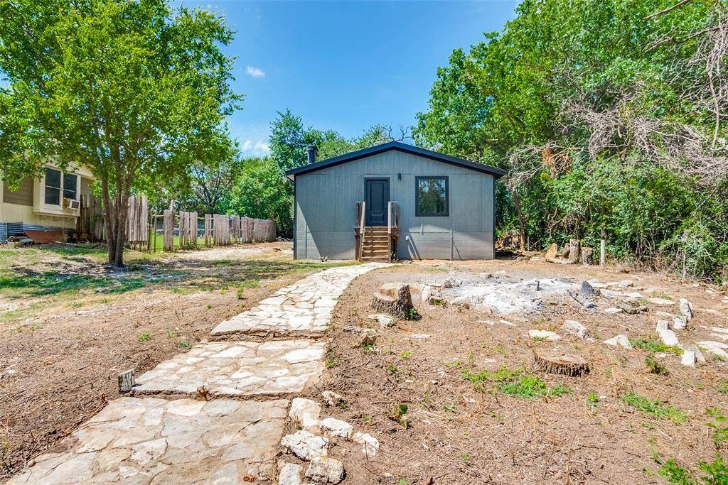 Granbury, TX 76048,2406 White Oak Trail
