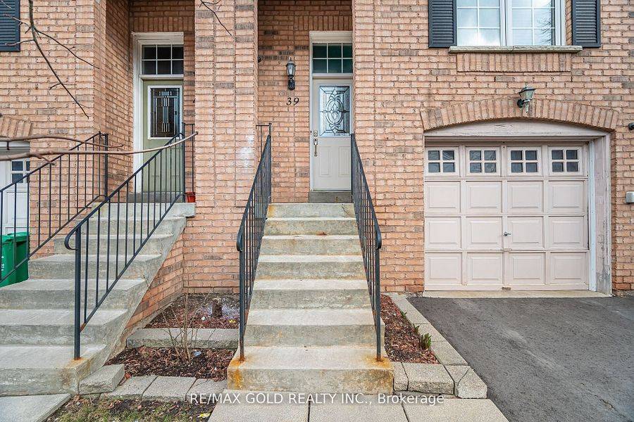 Brampton, ON L6V 4M7,2 Claybrick CT #39
