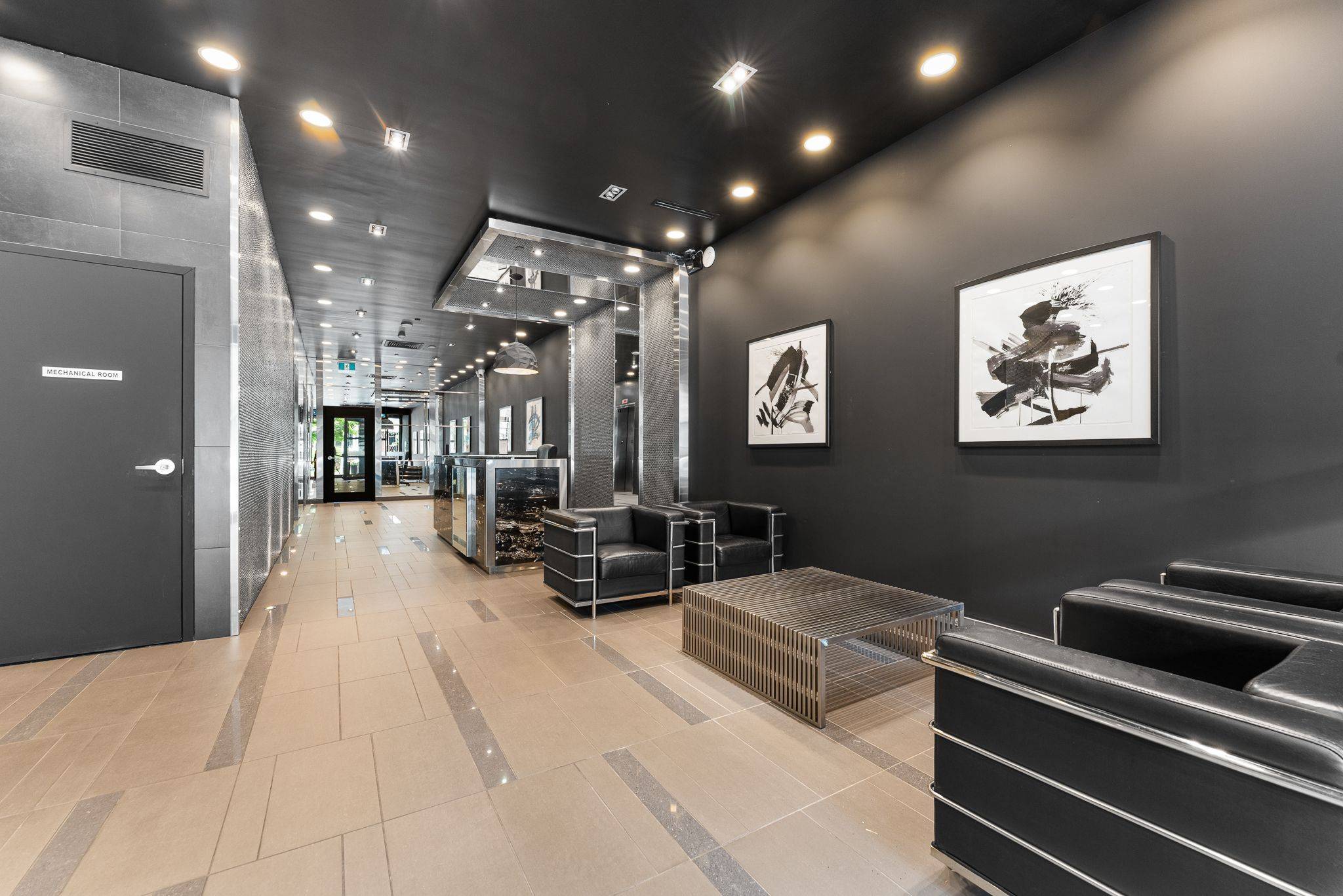 Ottawa Centre, ON K1R 0C1,224 Lyon ST #303