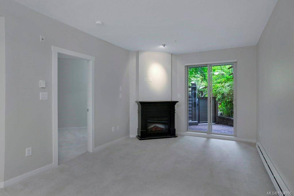 Nanaimo, BC V9T 6K1,5670 Edgewater Lane #102