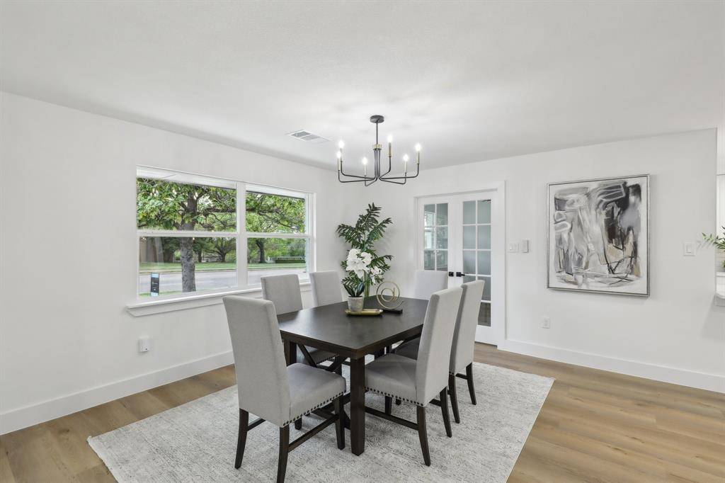Dallas, TX 75238,9652 Ferndale Road
