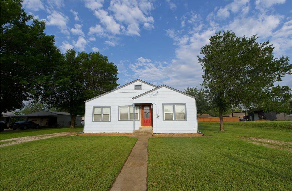 Muenster, TX 76252,216 S Mesquite Street
