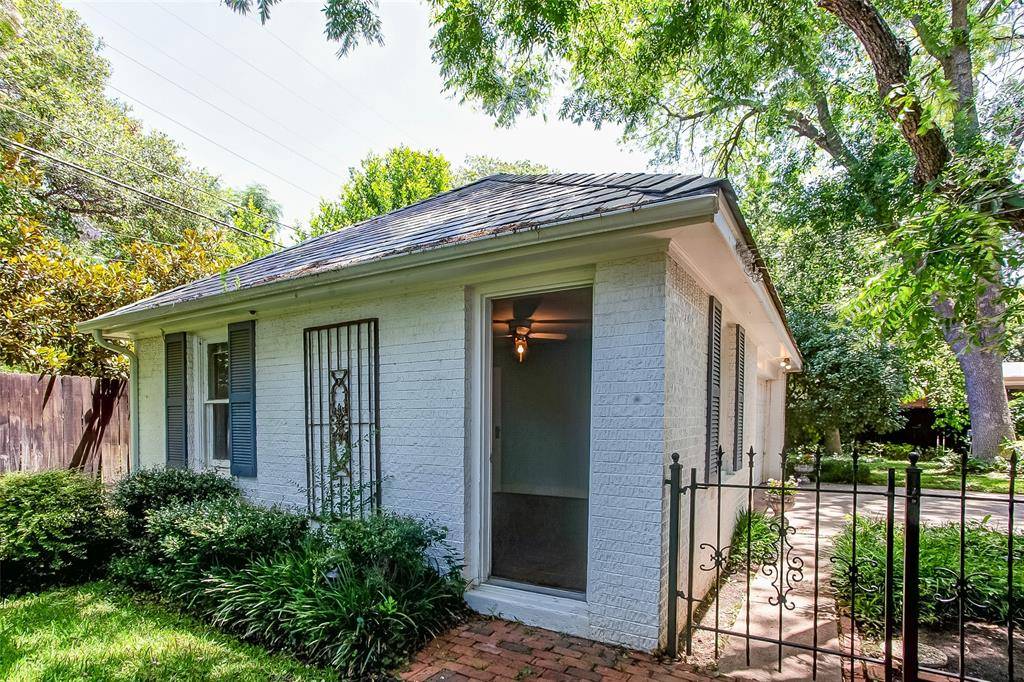 Fort Worth, TX 76116,6224 Curzon Avenue